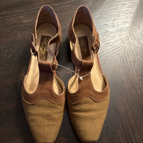 Sandra Miller Brown Raffia & Suede T-Strap Flats – Made in Brazil Size 8.5M - Picture 3 of 11